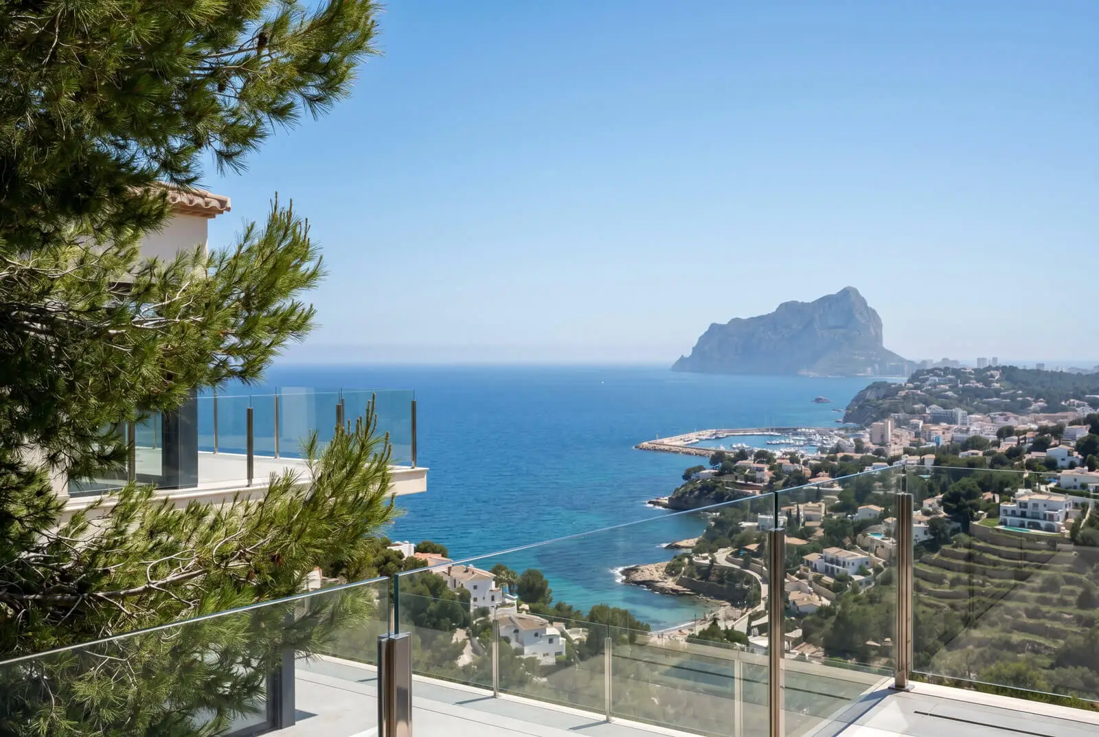 Blick auf den Peñón und das Meer