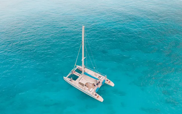 Beispiel-Website: Blau Charters